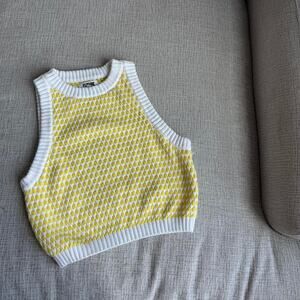 Yellow and white future collective